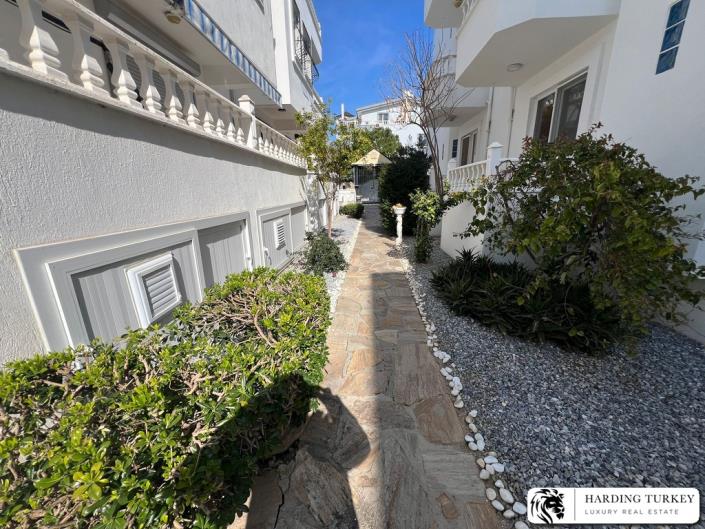 Image No.32-4 Bed Semi-Detached for sale