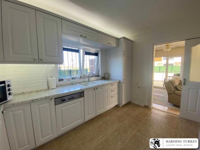 Image No.11-3 Bed Semi-Detached for sale