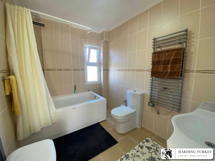 Image No.18-3 Bed Semi-Detached for sale