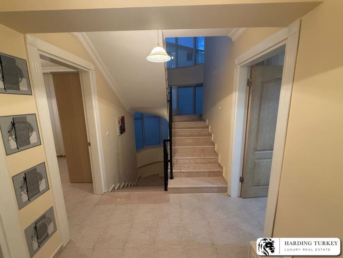 Image No.19-5 Bed Villa / Detached for sale