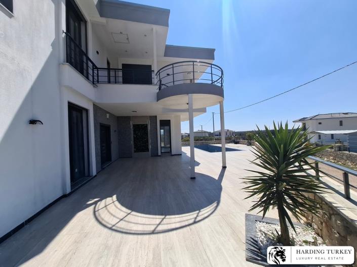 Image No.8-5 Bed Villa / Detached for sale