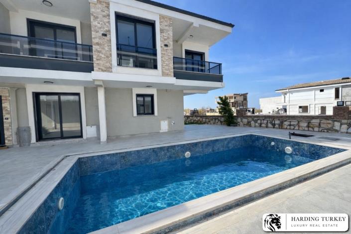 Image No.2-5 Bed Villa / Detached for sale