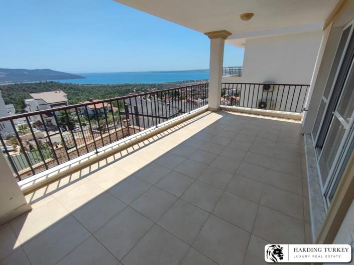 Image No.6-6 Bed Semi-Detached for sale