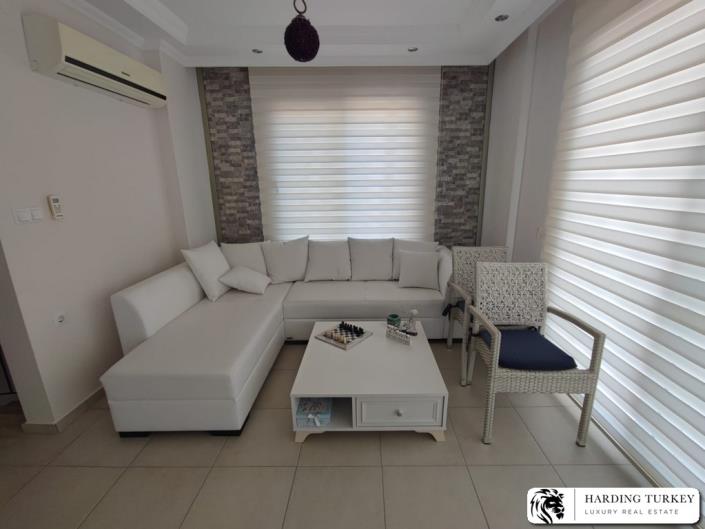 Image No.12-6 Bed Semi-Detached for sale