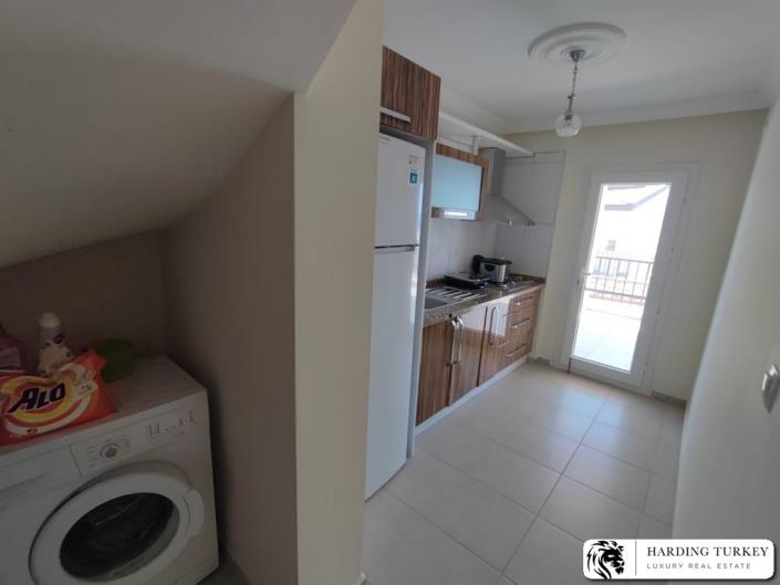 Image No.14-6 Bed Semi-Detached for sale