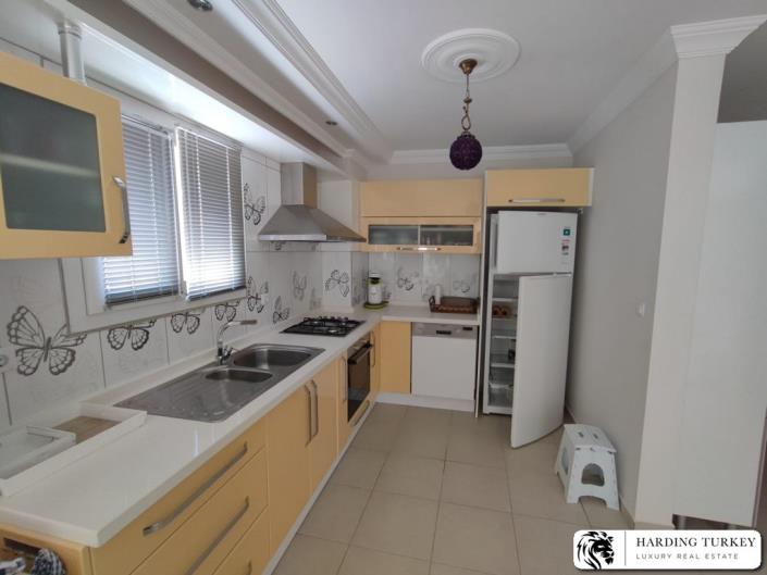 Image No.18-6 Bed Semi-Detached for sale