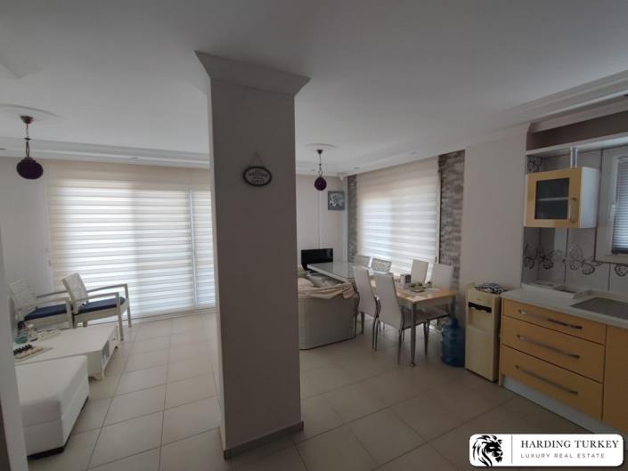 Image No.19-6 Bed Semi-Detached for sale