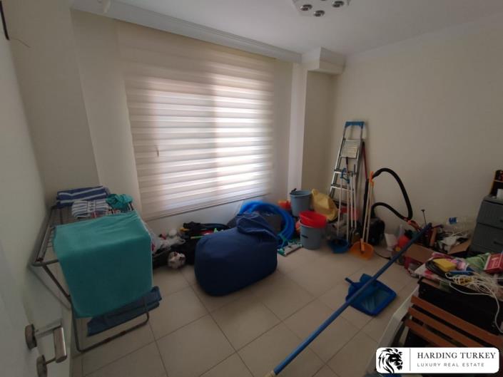 Image No.20-6 Bed Semi-Detached for sale