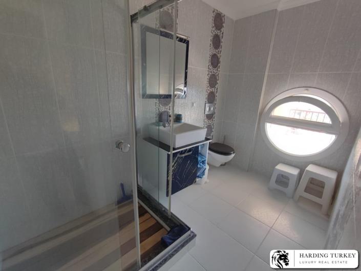 Image No.21-6 Bed Semi-Detached for sale