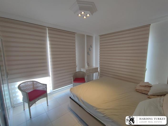 Image No.22-6 Bed Semi-Detached for sale