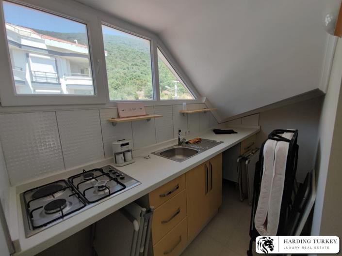 Image No.24-6 Bed Semi-Detached for sale