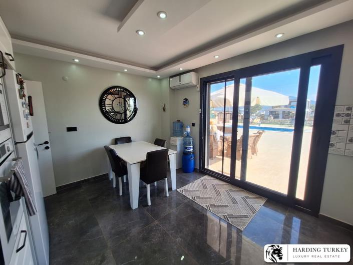 Image No.13-4 Bed Villa / Detached for sale