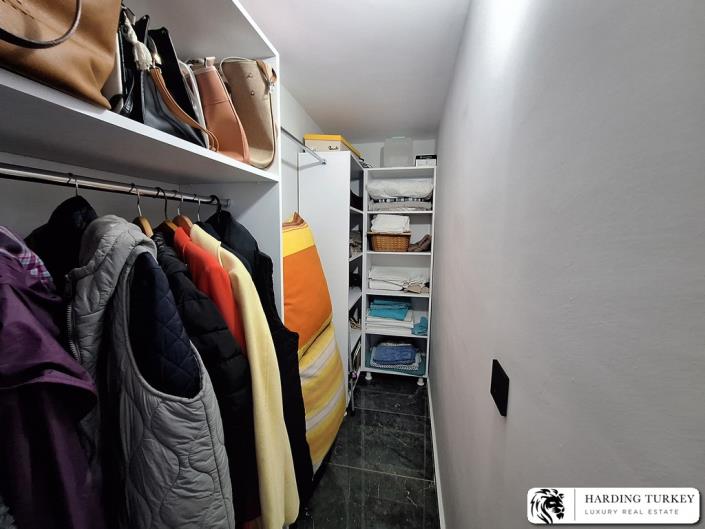 Image No.49-4 Bed Villa / Detached for sale