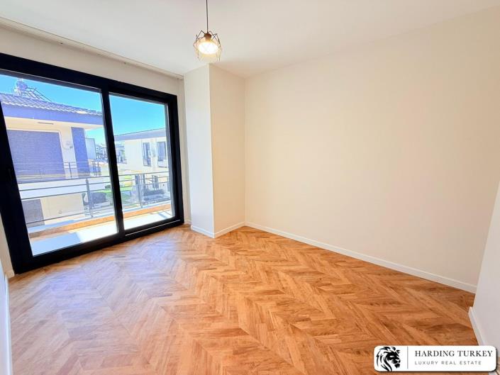 Image No.16-3 Bed Semi-Detached for sale