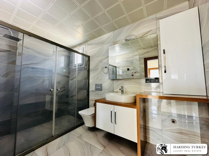 Image No.8-3 Bed Semi-Detached for sale