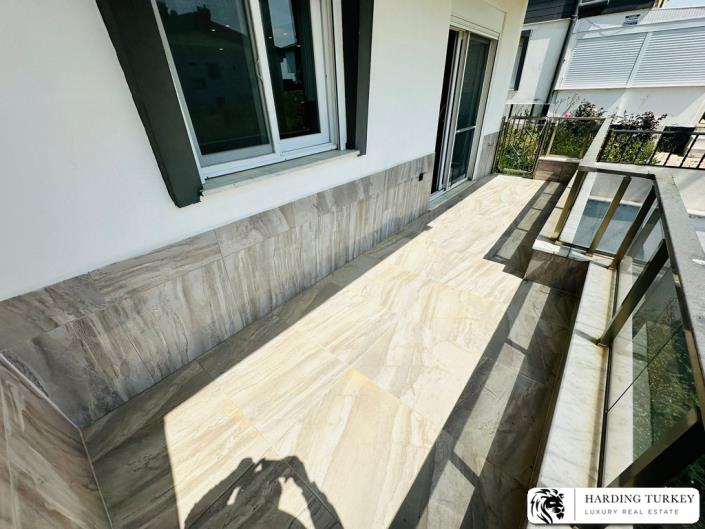 Image No.9-3 Bed Semi-Detached for sale