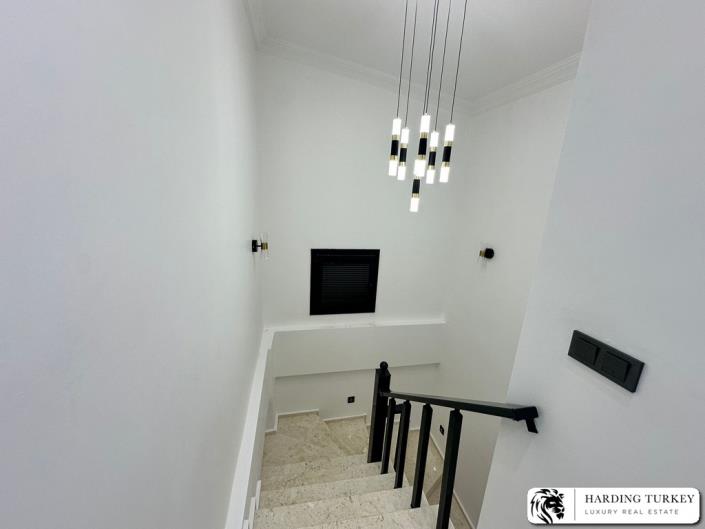 Image No.18-3 Bed Semi-Detached for sale