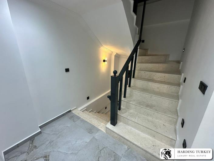 Image No.19-3 Bed Semi-Detached for sale