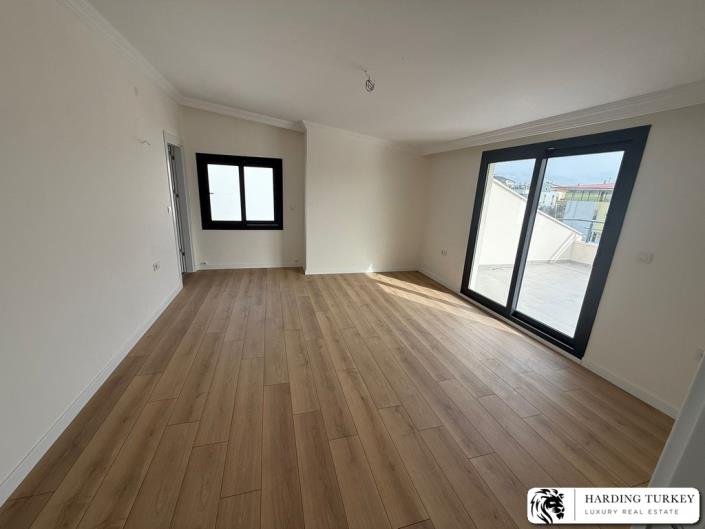 Image No.3-4 Bed Semi-Detached for sale