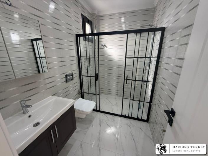 Image No.6-4 Bed Semi-Detached for sale