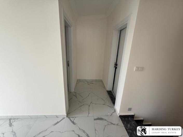 Image No.9-4 Bed Semi-Detached for sale