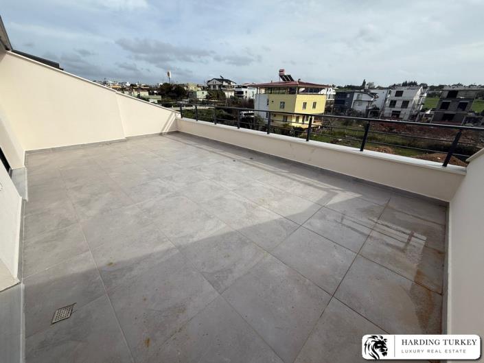 Image No.16-4 Bed Semi-Detached for sale