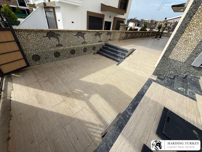 Image No.19-4 Bed Semi-Detached for sale