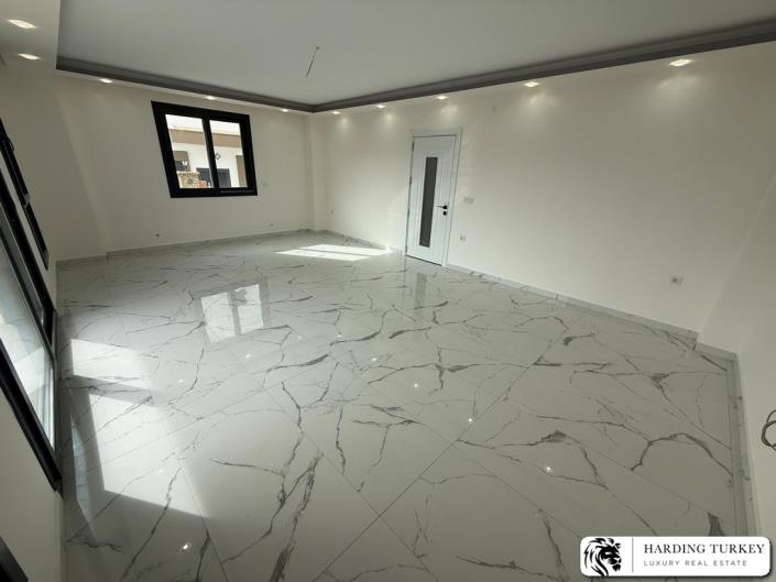 Image No.21-4 Bed Semi-Detached for sale