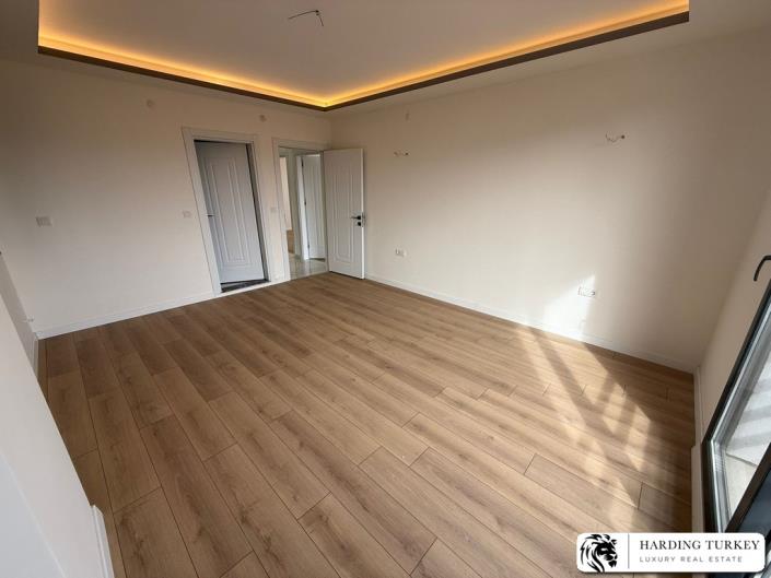 Image No.23-4 Bed Semi-Detached for sale