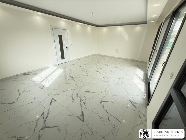 Image No.28-4 Bed Semi-Detached for sale