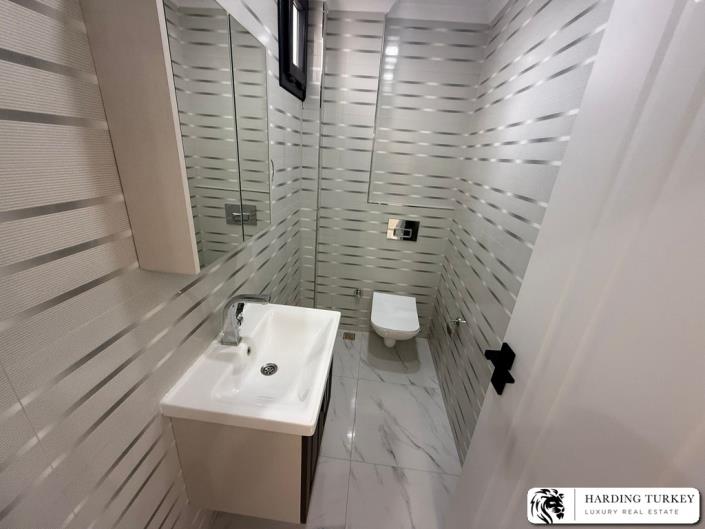 Image No.36-4 Bed Semi-Detached for sale