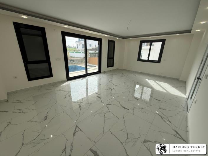 Image No.35-4 Bed Semi-Detached for sale