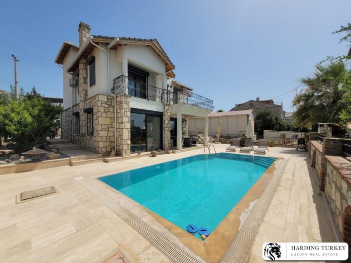 Image No.2-4 Bed Villa / Detached for sale
