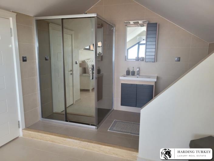 Image No.11-4 Bed Villa / Detached for sale