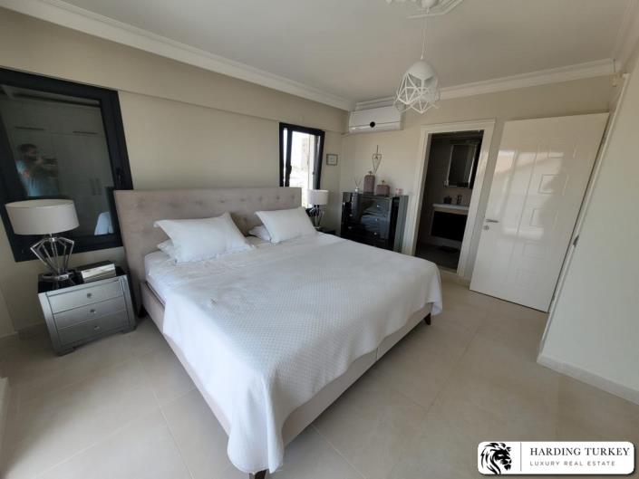 Image No.19-4 Bed Villa / Detached for sale