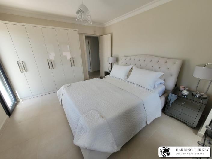 Image No.20-4 Bed Villa / Detached for sale