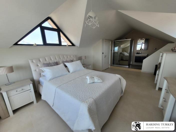 Image No.23-4 Bed Villa / Detached for sale