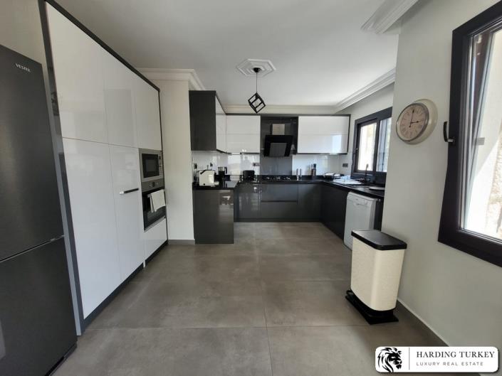 Image No.28-4 Bed Villa / Detached for sale