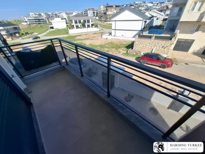 Image No.12-3 Bed Semi-Detached for sale