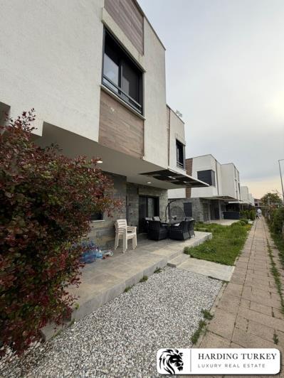 Image No.19-3 Bed Semi-Detached for sale