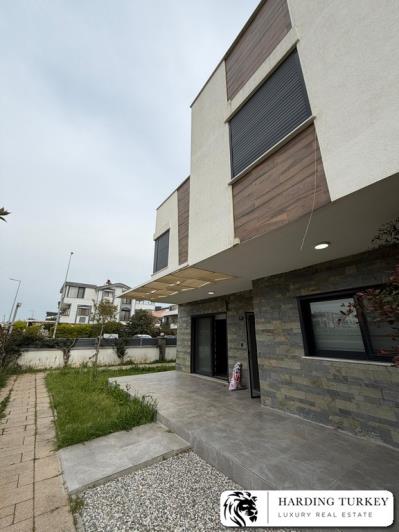 Image No.22-3 Bed Semi-Detached for sale