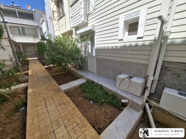 Image No.21-3 Bed Semi-Detached for sale