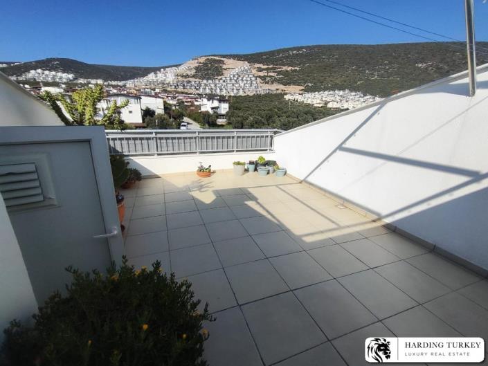 Image No.8-3 Bed Duplex for sale