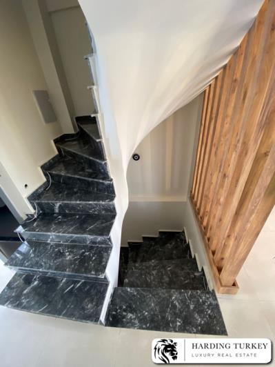 Image No.11-4 Bed Semi-Detached for sale