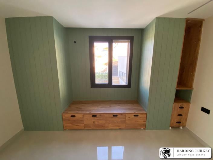 Image No.27-4 Bed Semi-Detached for sale