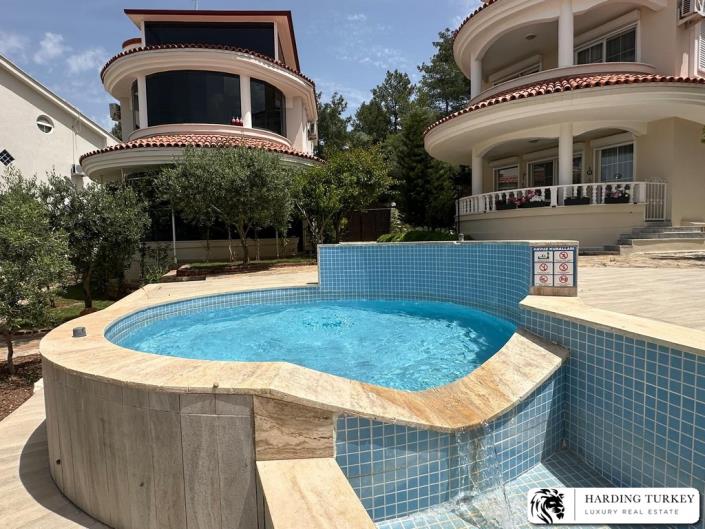 Image No.4-4 Bed Villa / Detached for sale