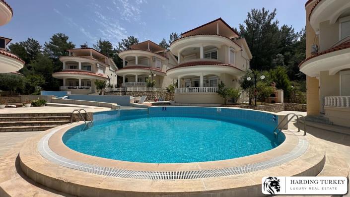 Image No.15-4 Bed Villa / Detached for sale