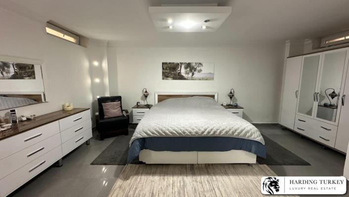 Image No.18-4 Bed Villa / Detached for sale