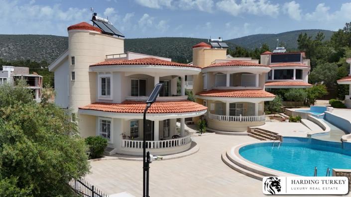 Image No.19-4 Bed Villa / Detached for sale