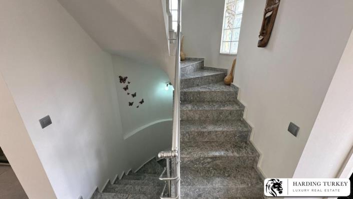 Image No.35-4 Bed Villa / Detached for sale